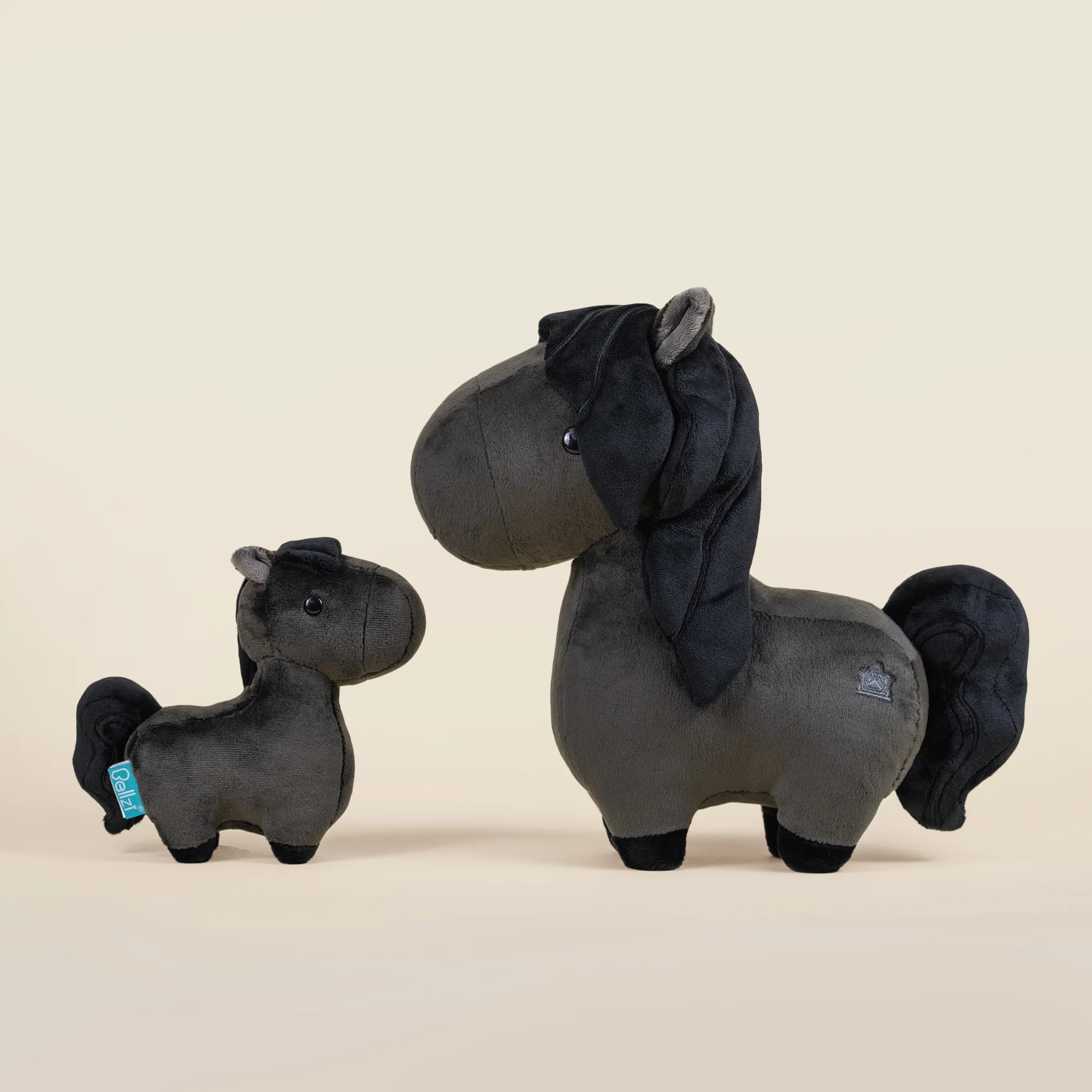 Mini Friesian the Horsi - Image 9